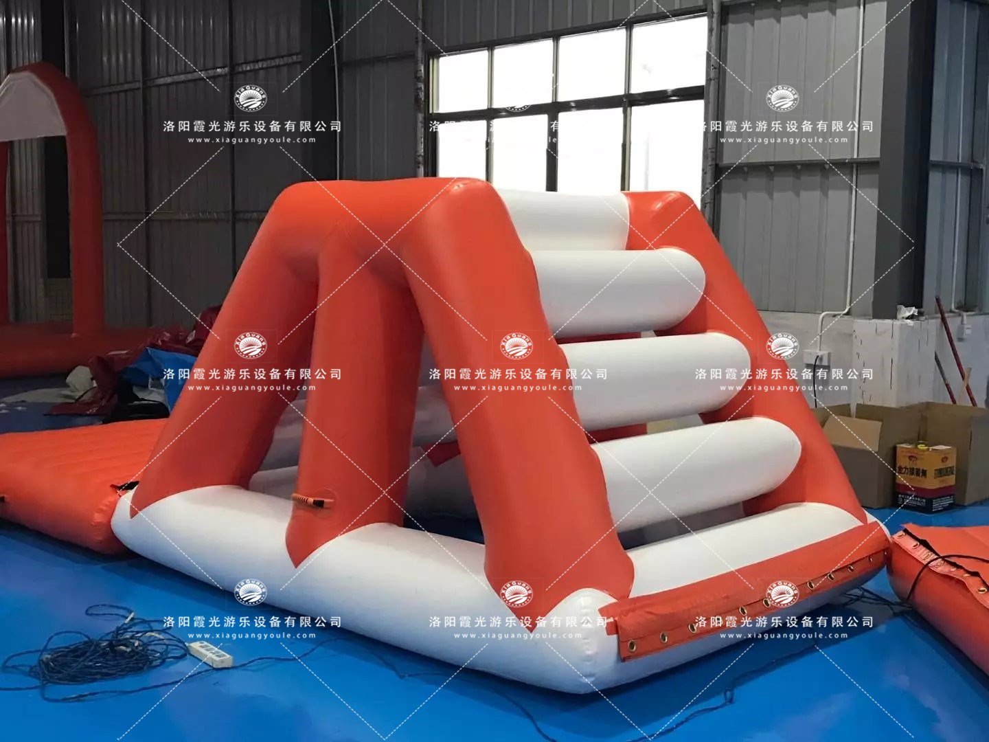 思明水上闯关设施